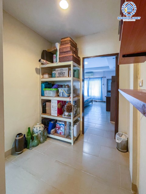 *****ทาวน์เฮ้าส์มือสองย่านนนทบุรี ม.พิชาดา บ้านกล้วย-ไทรน้อย เนื้อที่ 16 ตร.ว. ฟังก์ชัน 2 ห้องนอน 2 ห้องน้ำ บ้านพร้อมอยู่ ตกแต่งใหม่ บนทำเลแห่งการเดินทาง เพียง 20 นาทีก็ถึงรถไฟฟ้าสายสีม่วง "สถานีคลองบางไผ่" ใกล้ทางด่วน "ศรีรัช"